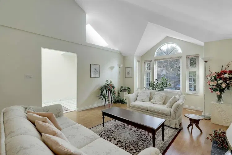 Photo 4 of 40 at 9433 164 Street