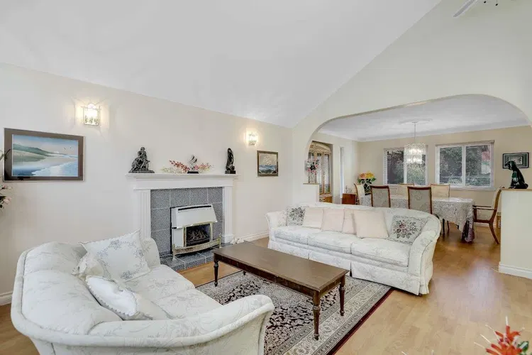 Photo 5 of 40 at 9433 164 Street