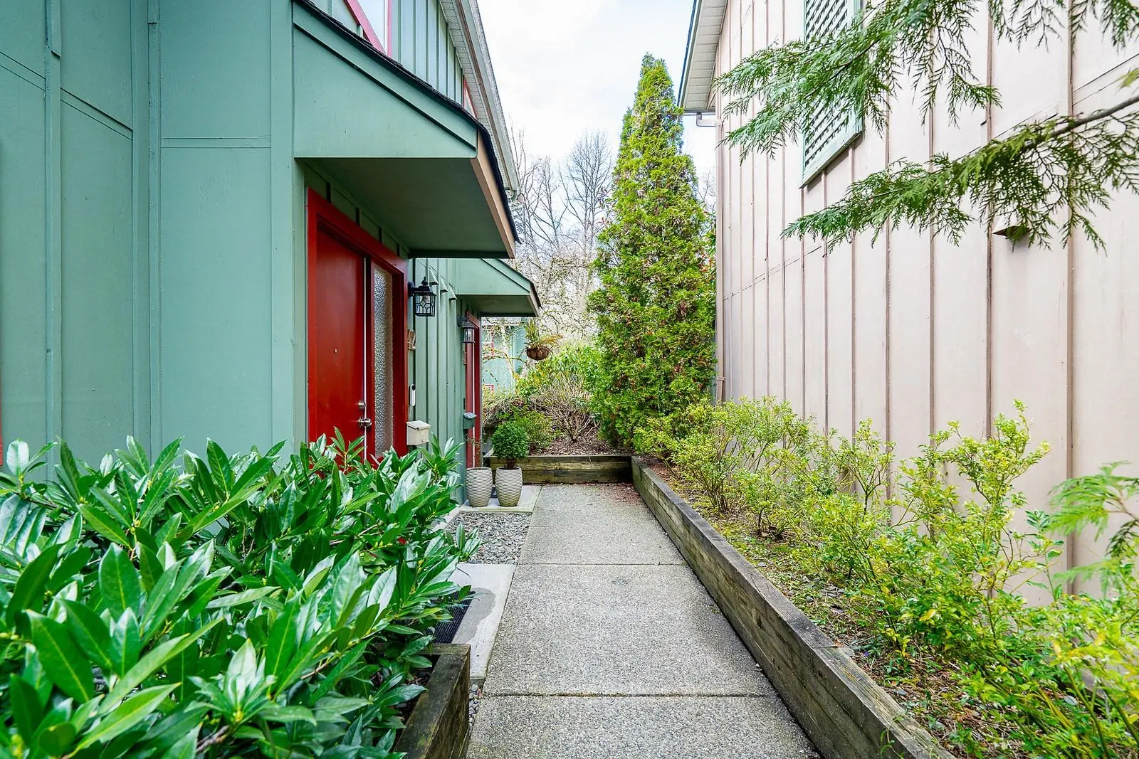 Photo 4 of 16 at #42 – 900 W 17th Street