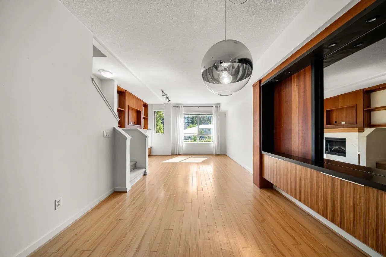 #3 – 301 Klahanie Drive