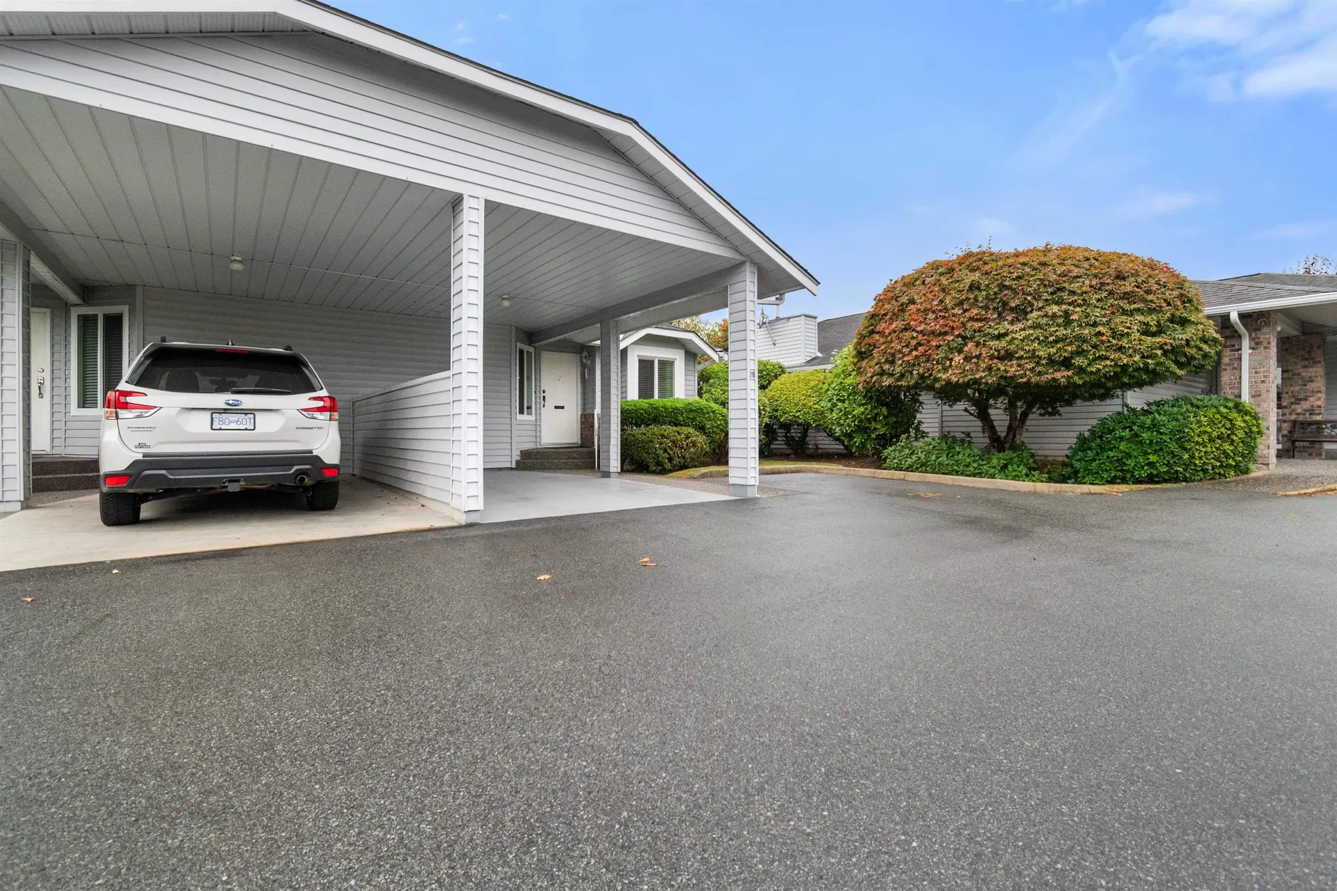 Photo 2 of 36 at #28 – 2989 Trafalgar Street