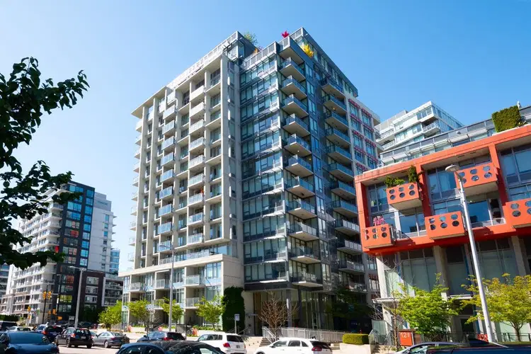#207 – 111 1st Avenue