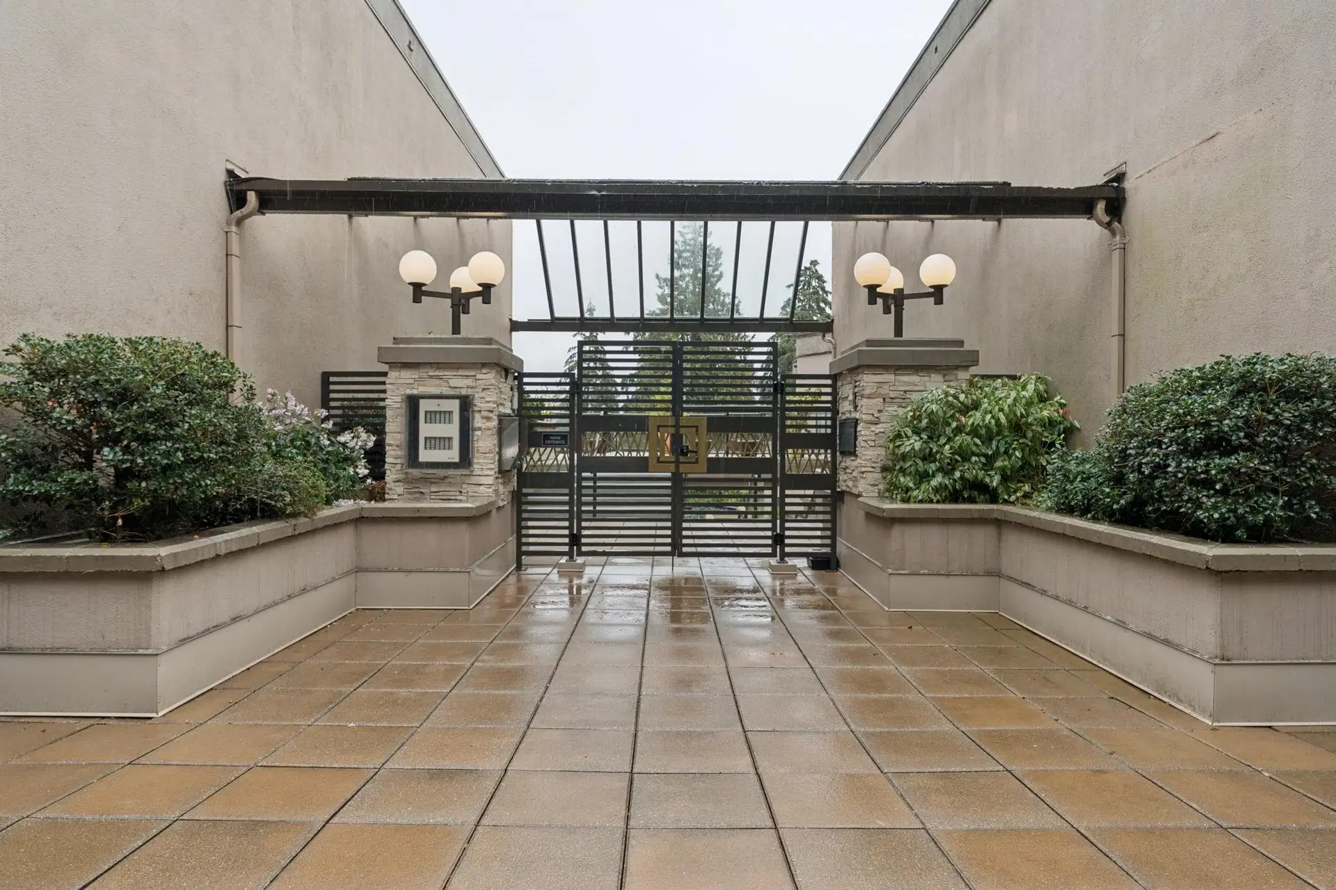 #602 – 1500 Ostler Court