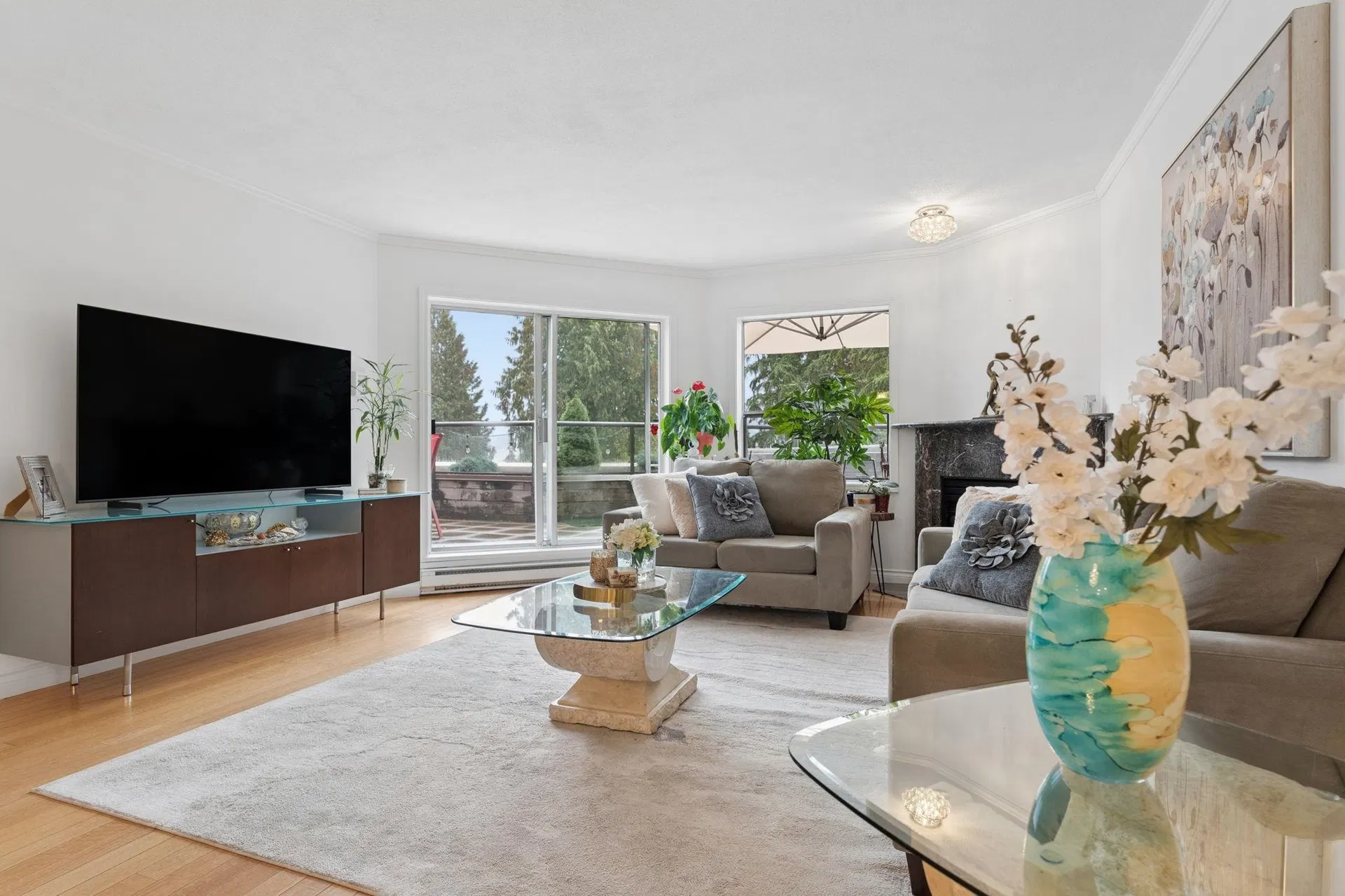 Photo 4 of 38 at #602 – 1500 Ostler Court