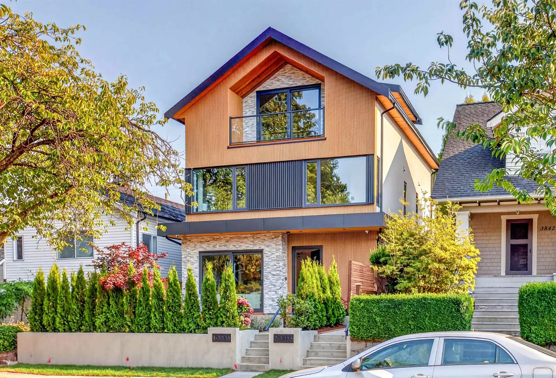 #2 – 3836 21st Avenue