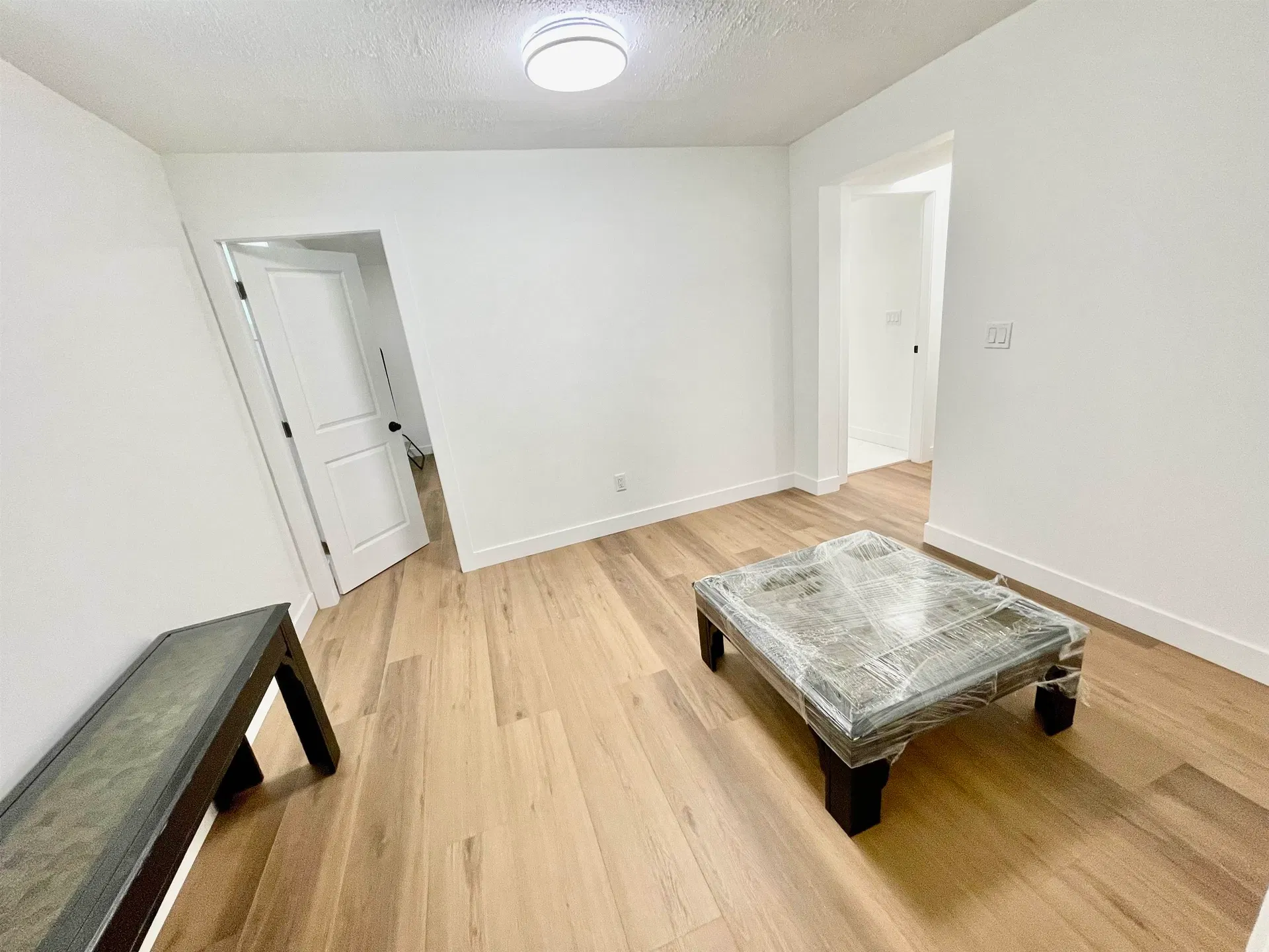 Photo 4 of 10 at lower level – 1695x 84 Avenue
