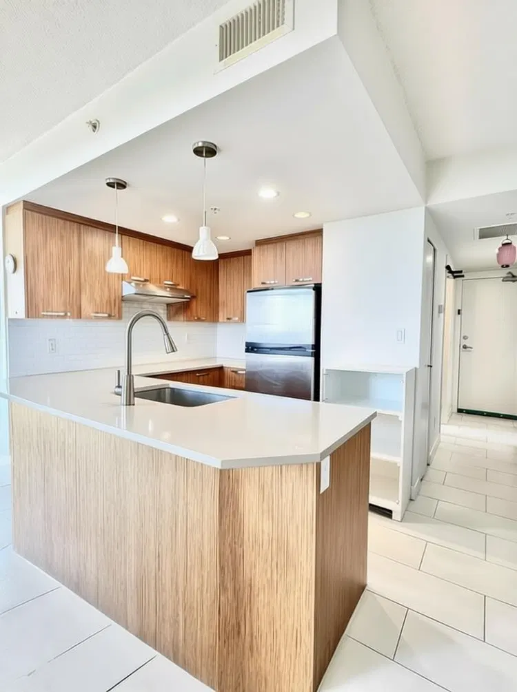 Photo 4 of 12 at #1501 – 8333 Anderson Road