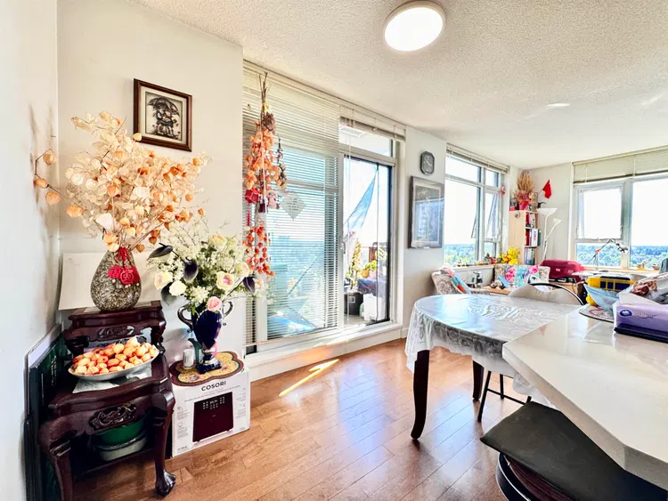 Photo 5 of 12 at #1501 – 8333 Anderson Road
