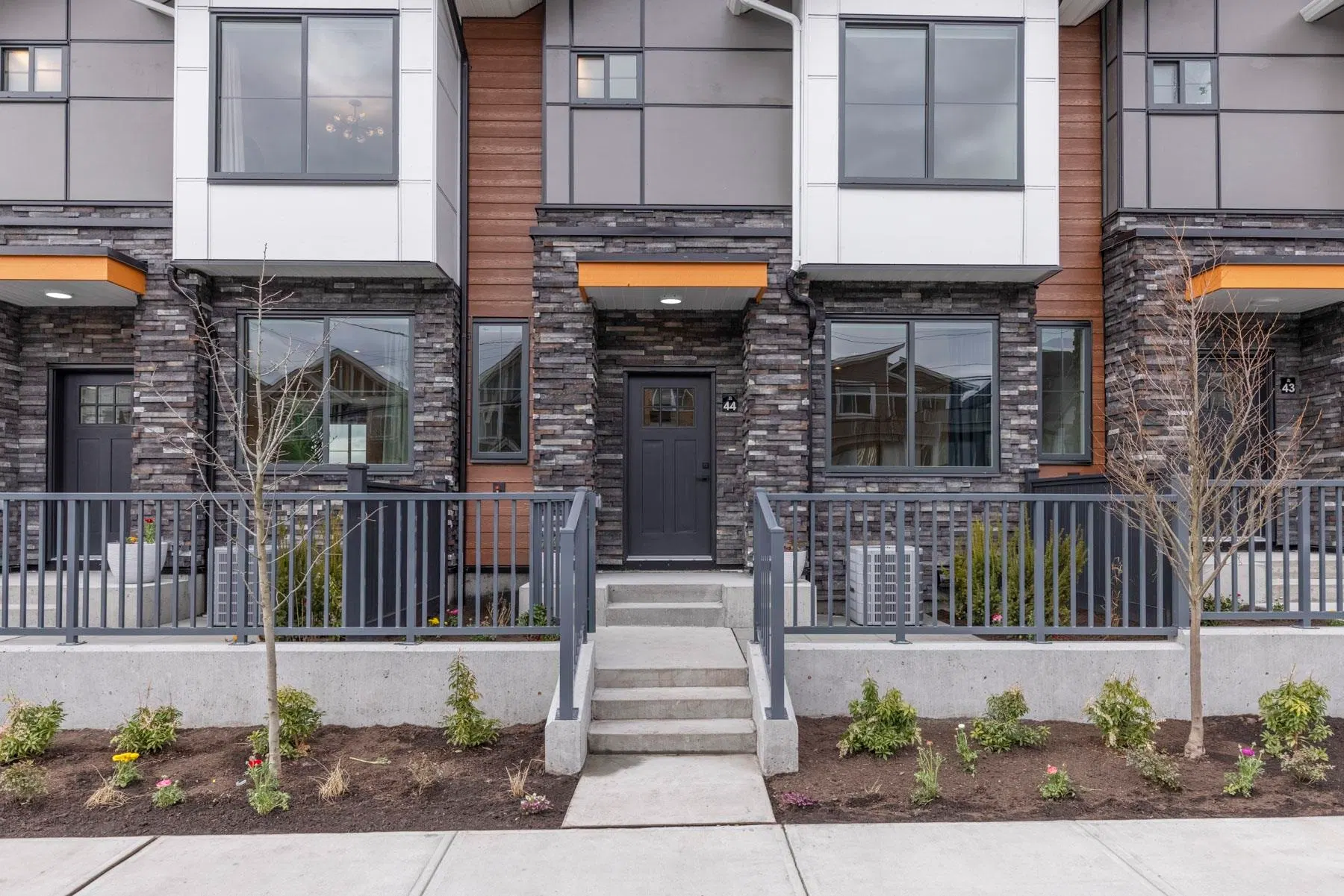 Photo 4 of 32 at #7 – 6035 141 Street