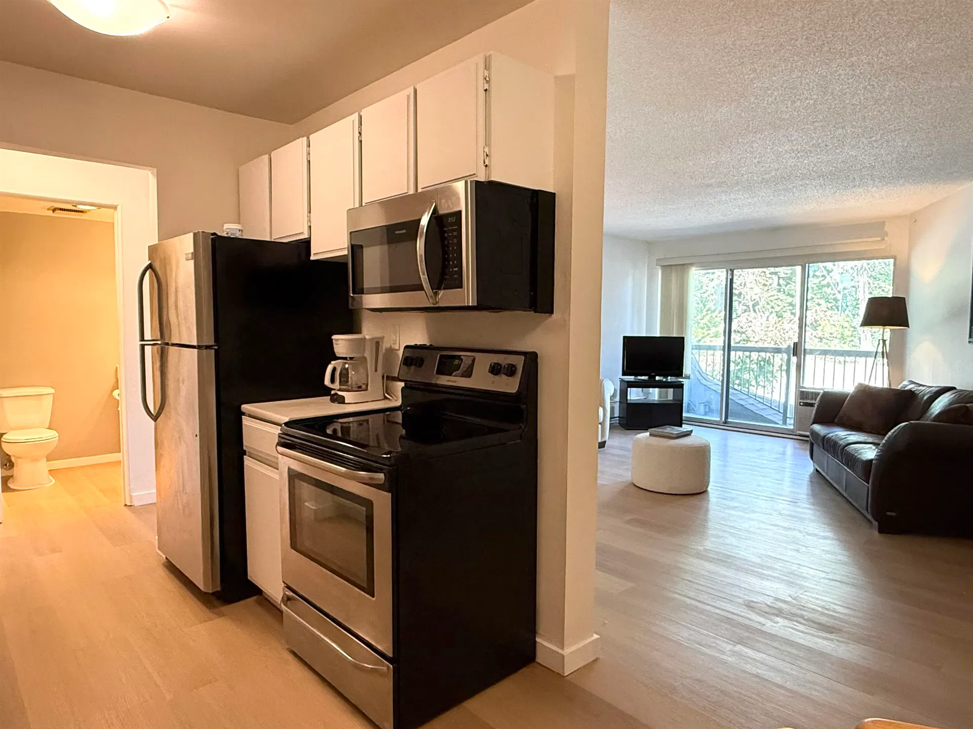 Photo 3 of 36 at #218 – 15020 North Bluff Road