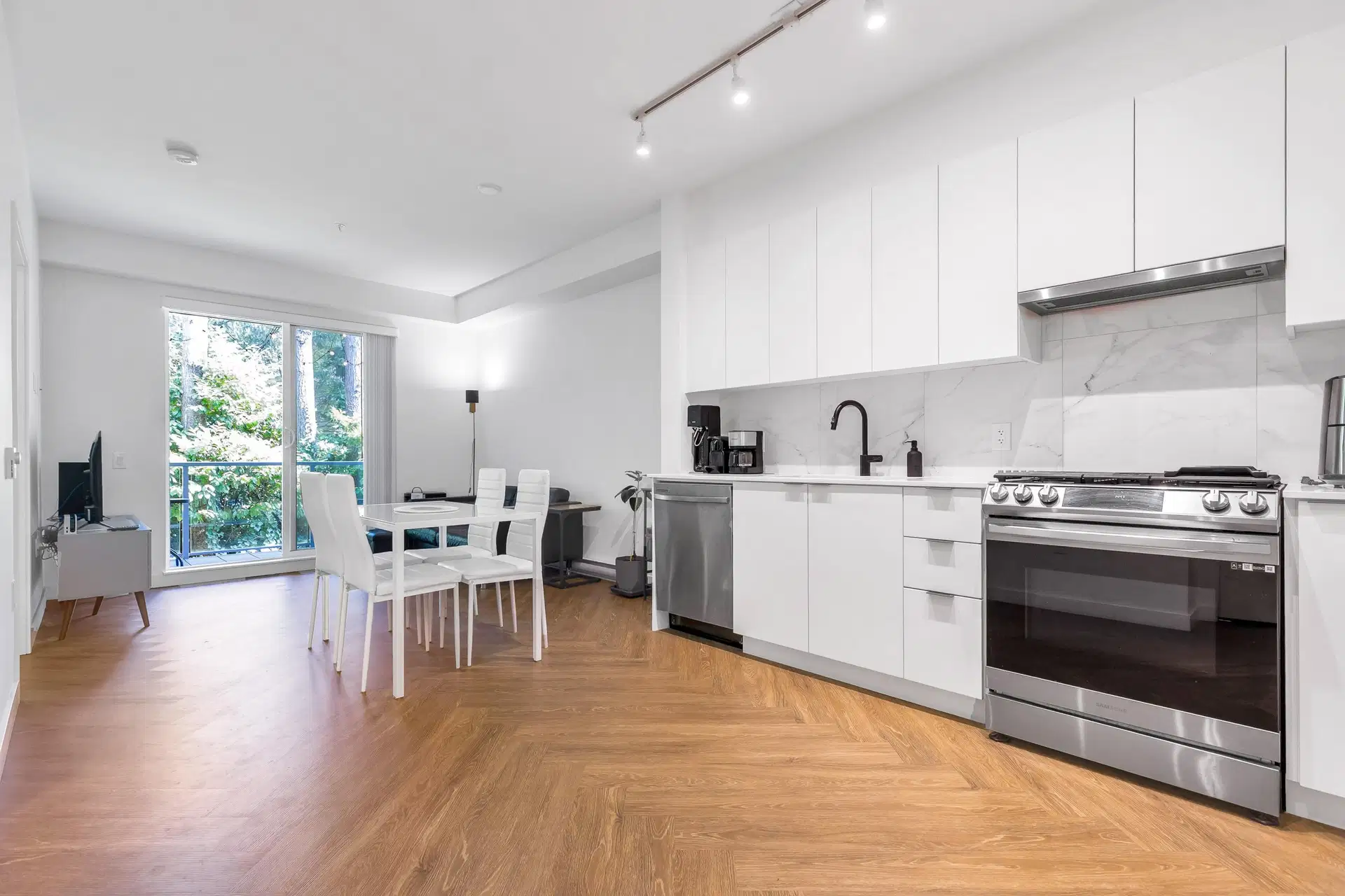 #419 – 3229 St. Johns Street