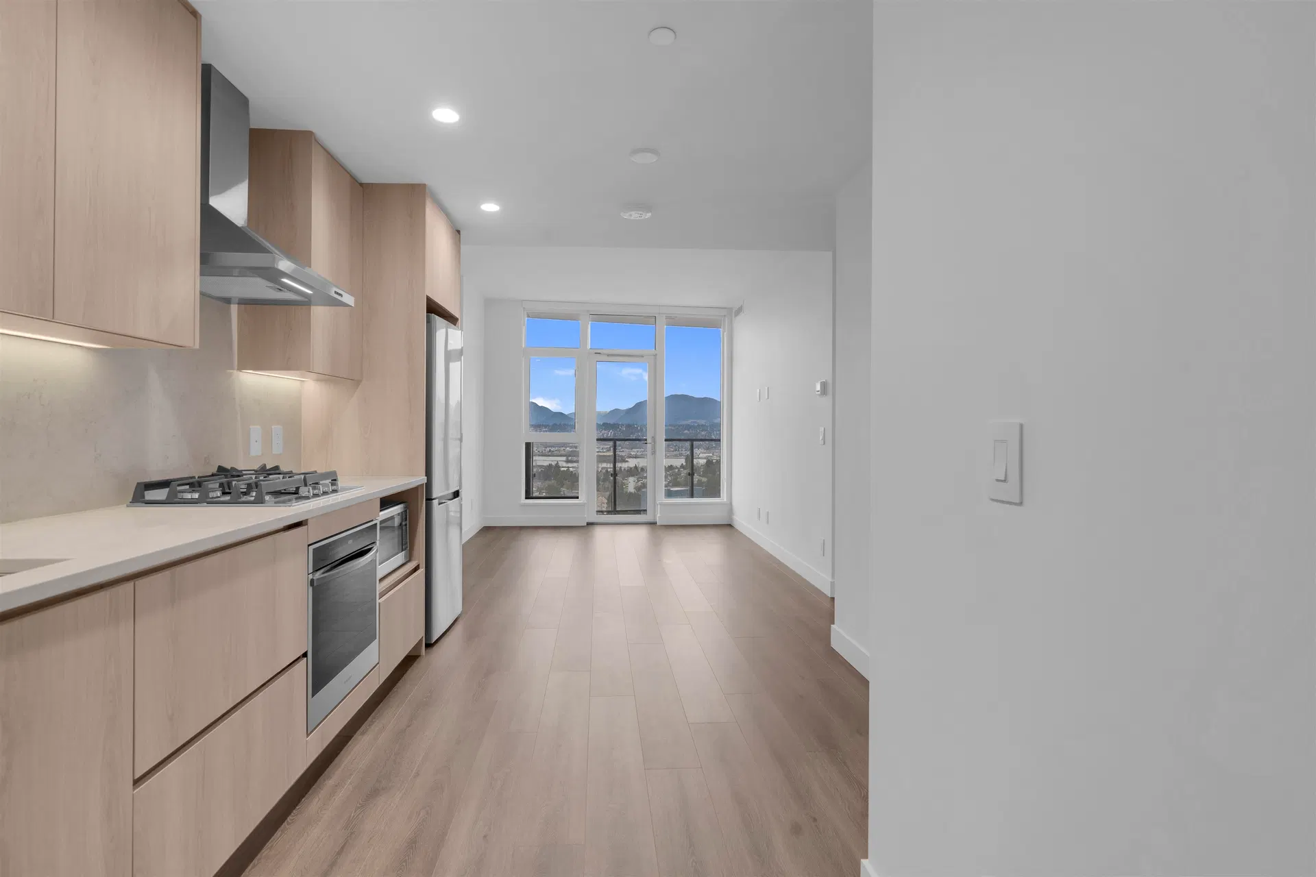 Photo 4 of 36 at #1709 – 10750 135a Street