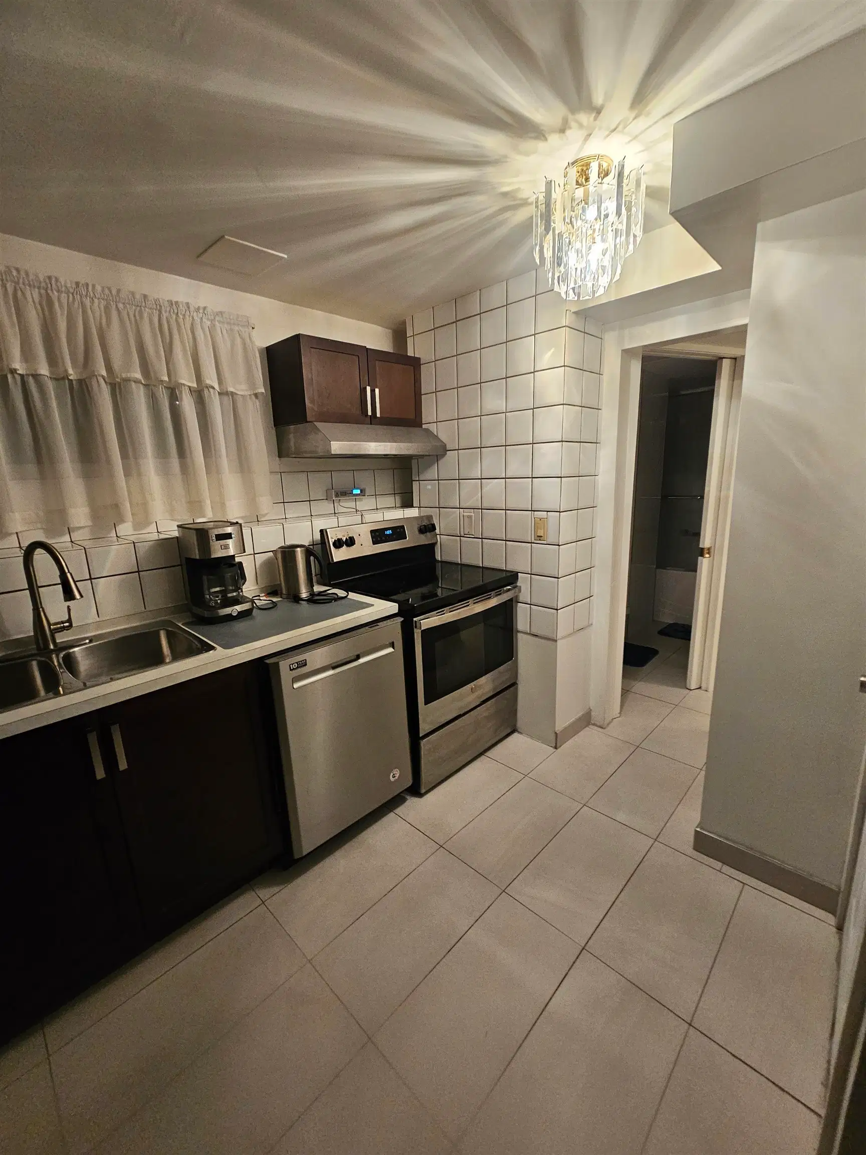 Basement suite – 1112 Sprice Avenue