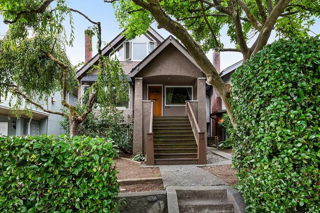Photo 1 of 23 at 3524 W 16th Avenue