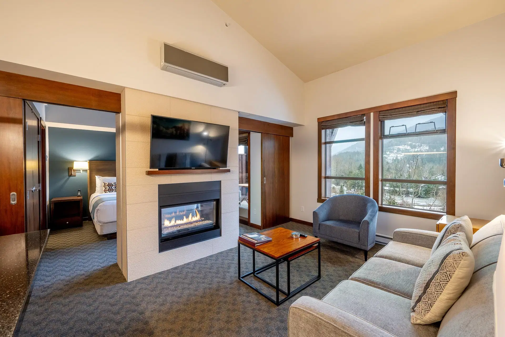 #414A – 2020 London Lane