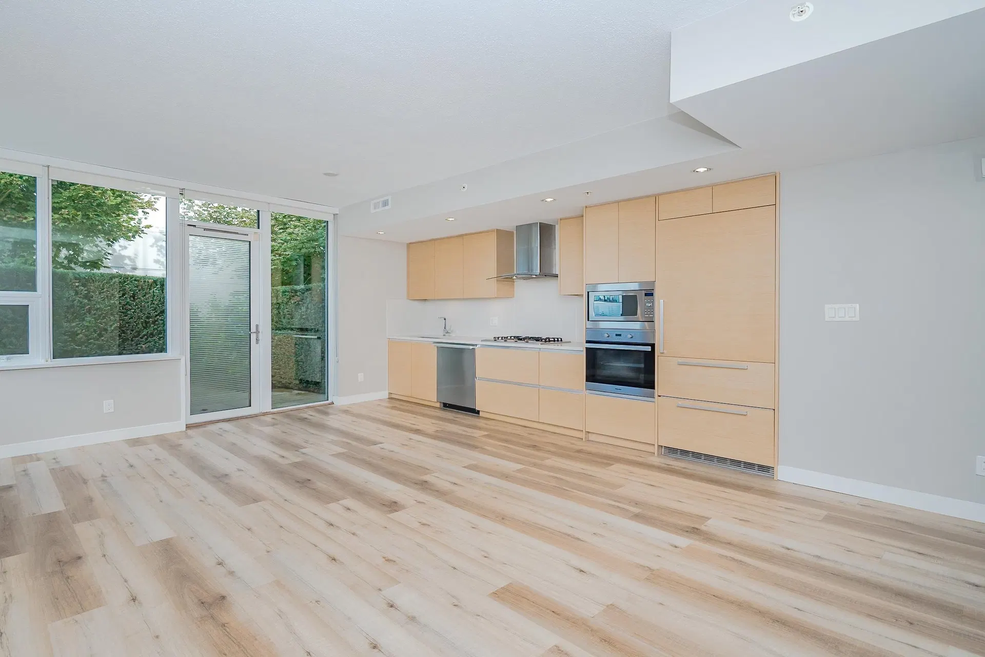Photo 3 of 17 at #101 – 4539 Cambie Street