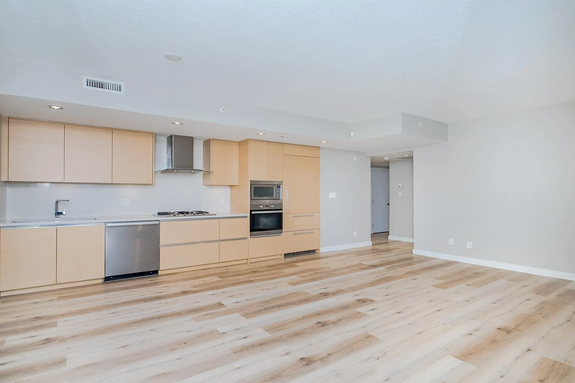Photo 4 of 17 at #101 – 4539 Cambie Street