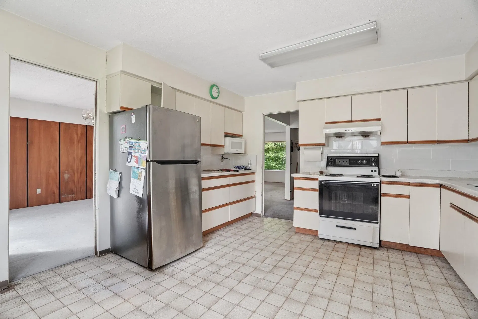 Photo 4 of 15 at 1469 E 17th Avenue