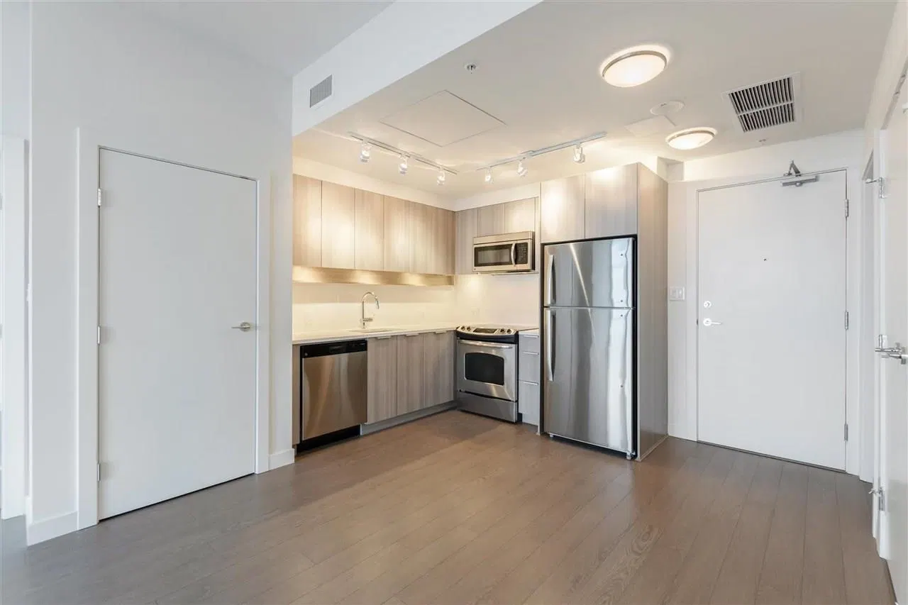 Photo 5 of 21 at #3303 – 13308 Central Avenue