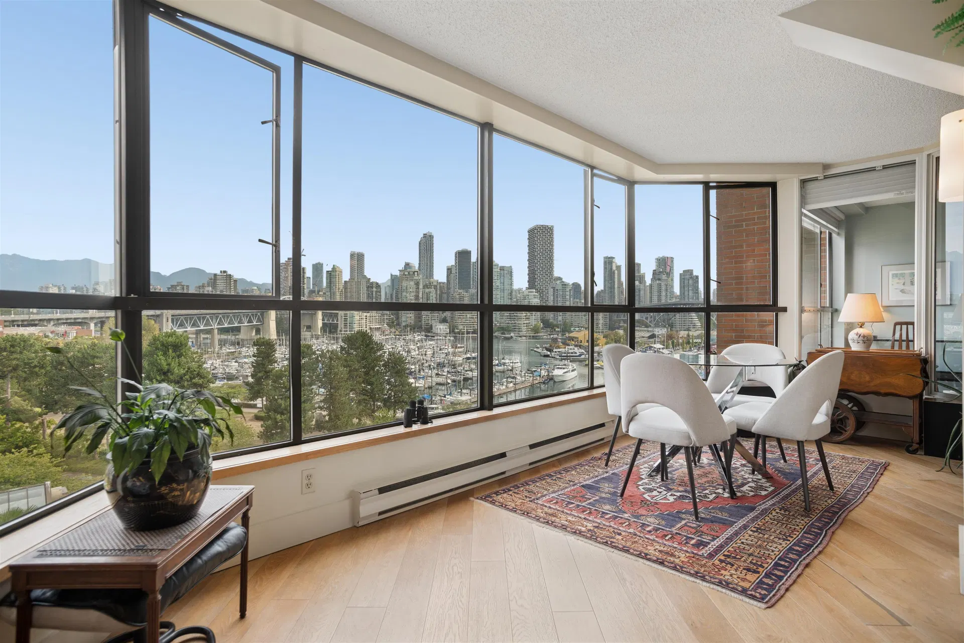 Photo 4 of 38 at #602 – 1490 Pennyfarthing Drive