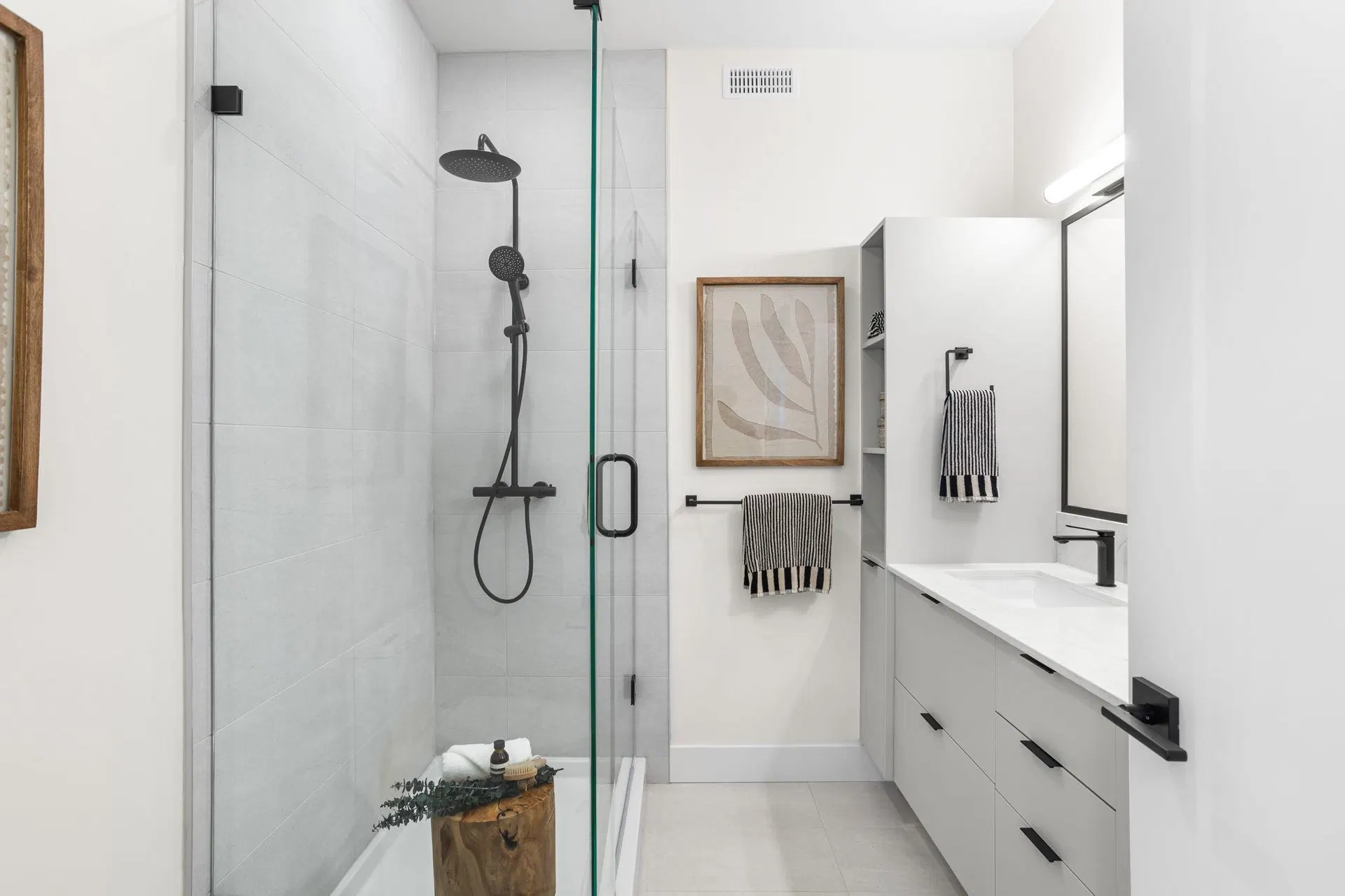 Photo 5 of 7 at #121 – 1292 Rosenburg Way