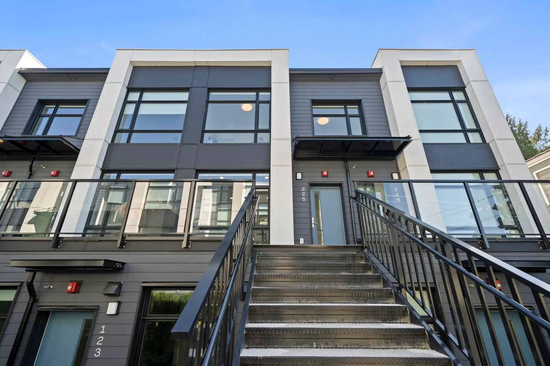 #225 – 1010 47th Avenue
