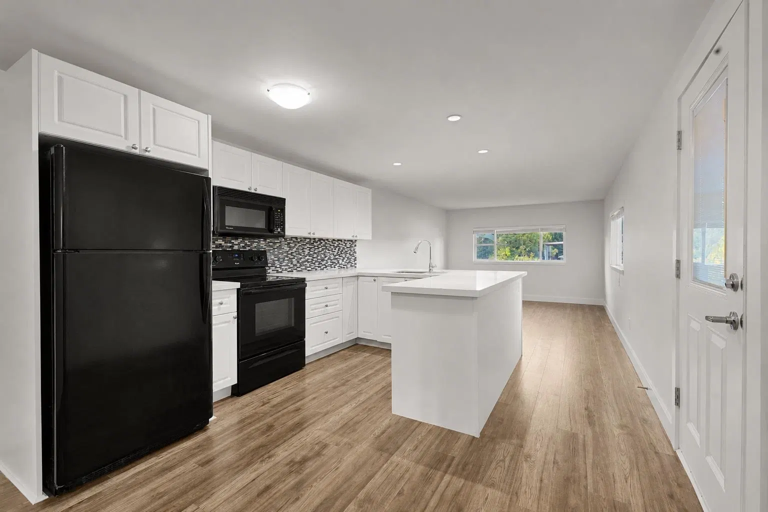 Photo 4 of 20 at #76 – 1840 160 Street
