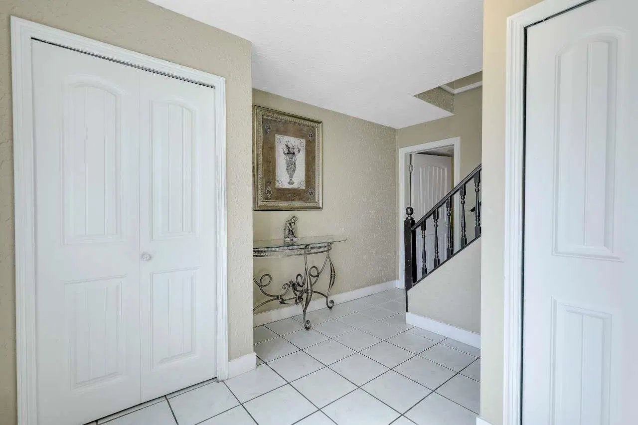 Photo 5 of 40 at 11183 74a Avenue