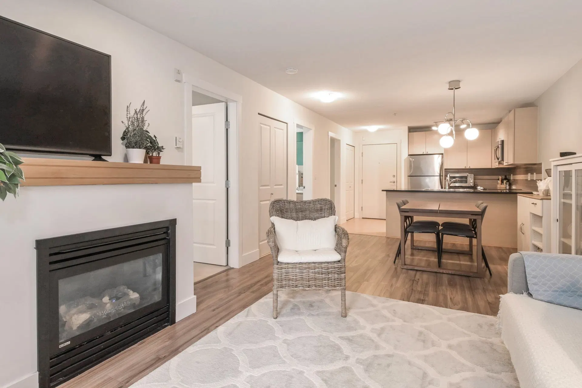 Photo 5 of 25 at #205 – 6500 194 Street