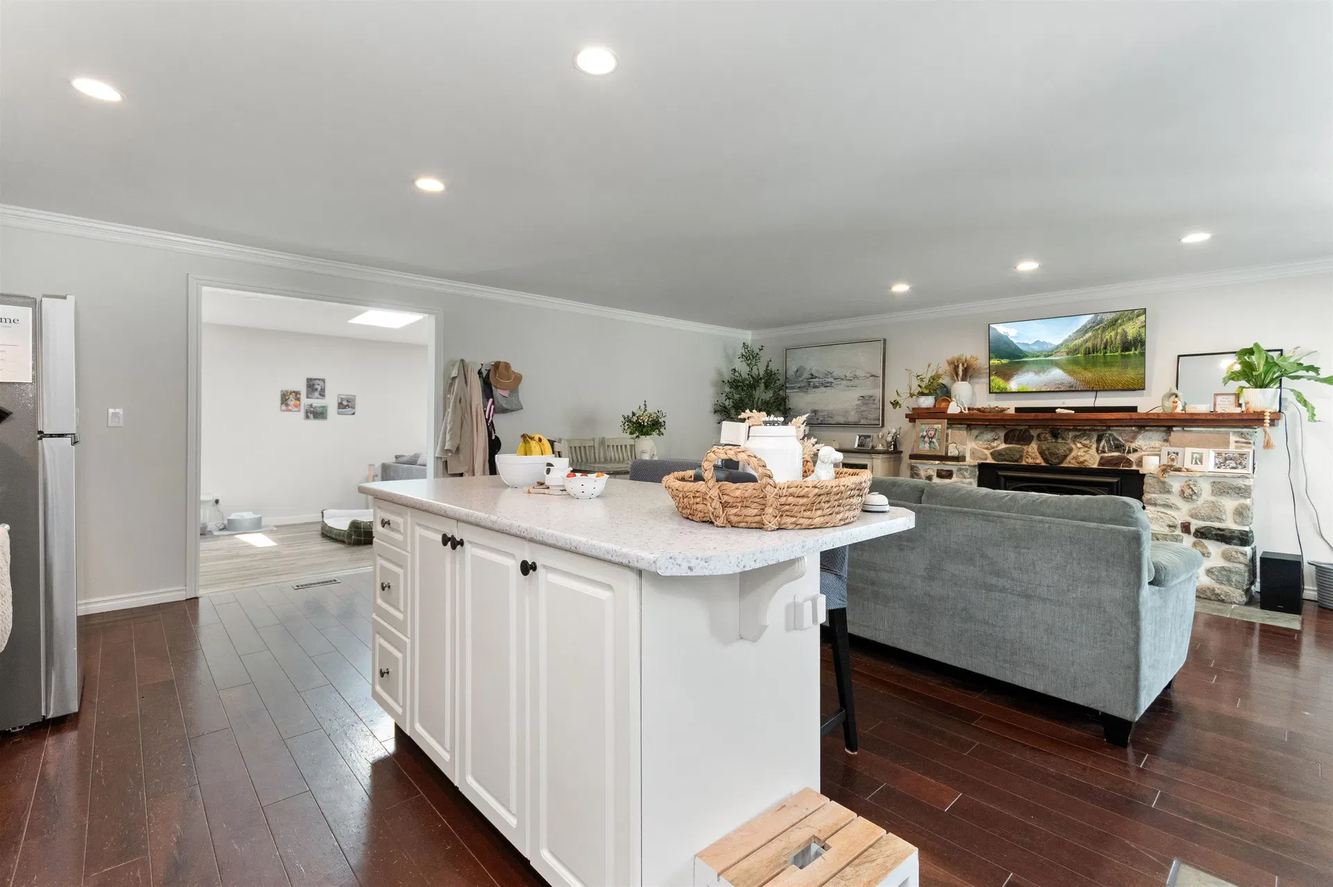 Photo 5 of 40 at 50765 Mountview Road