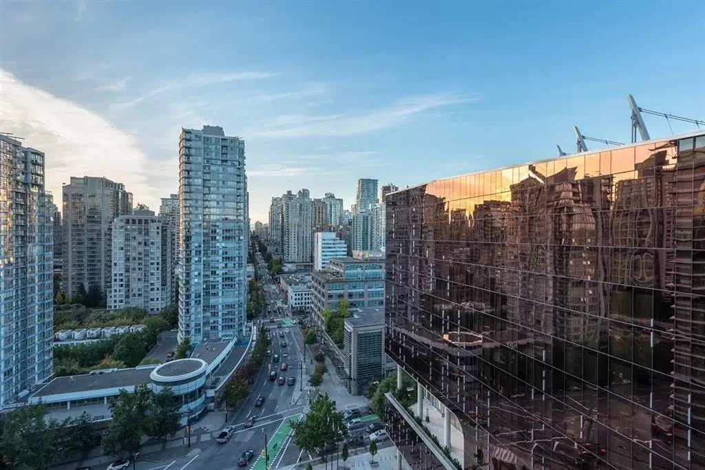 PH2015 – 68 Smithe Street