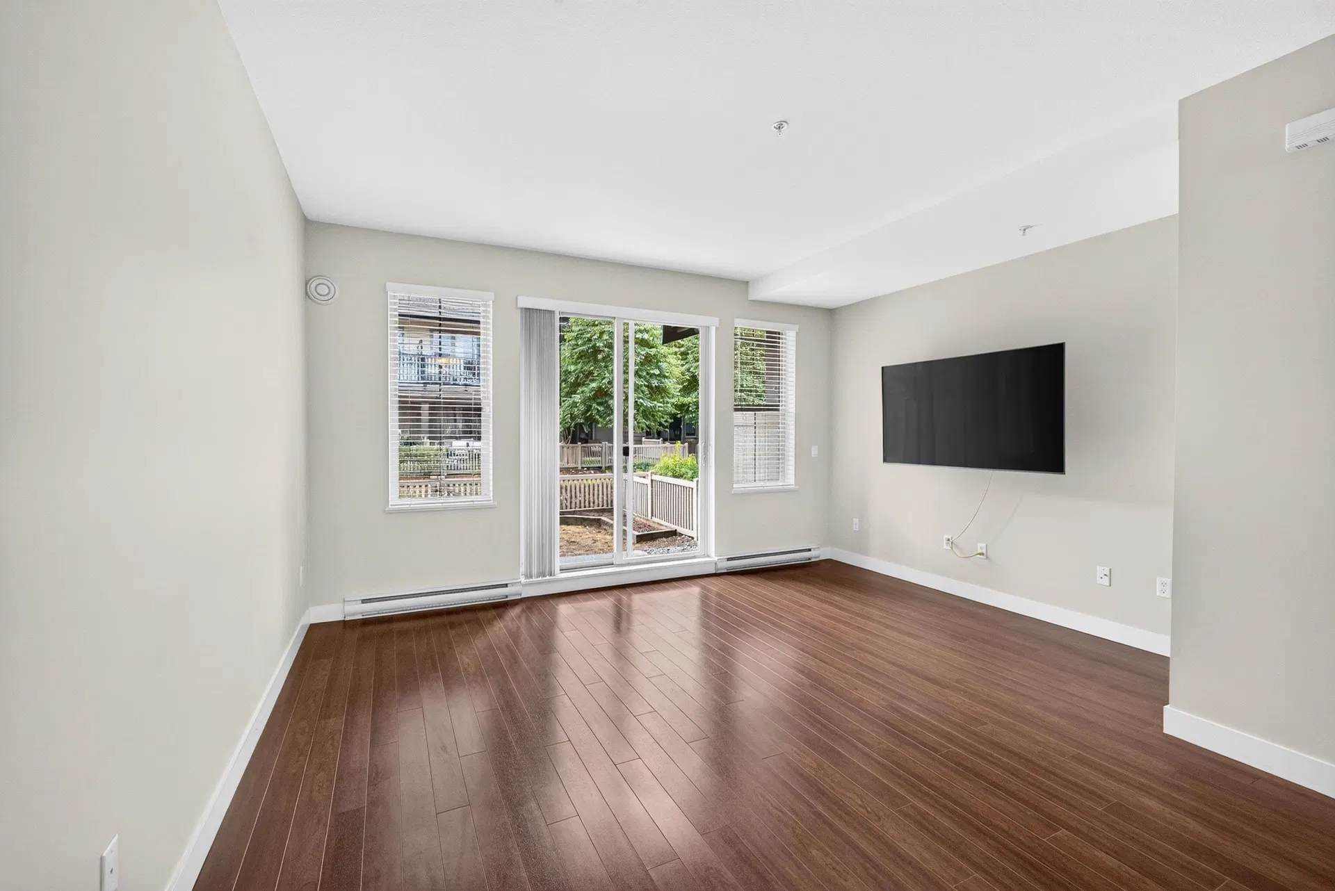 Photo 3 of 30 at #32 – 9525 204 Street