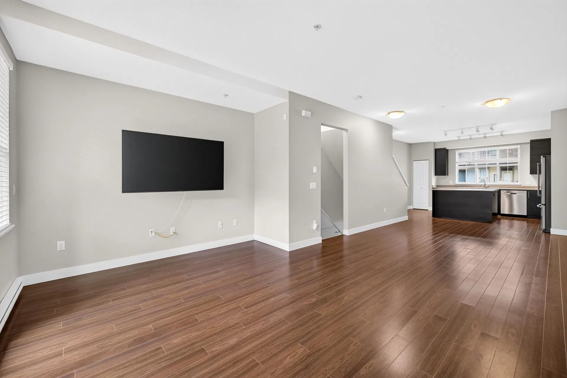 Photo 5 of 30 at #32 – 9525 204 Street