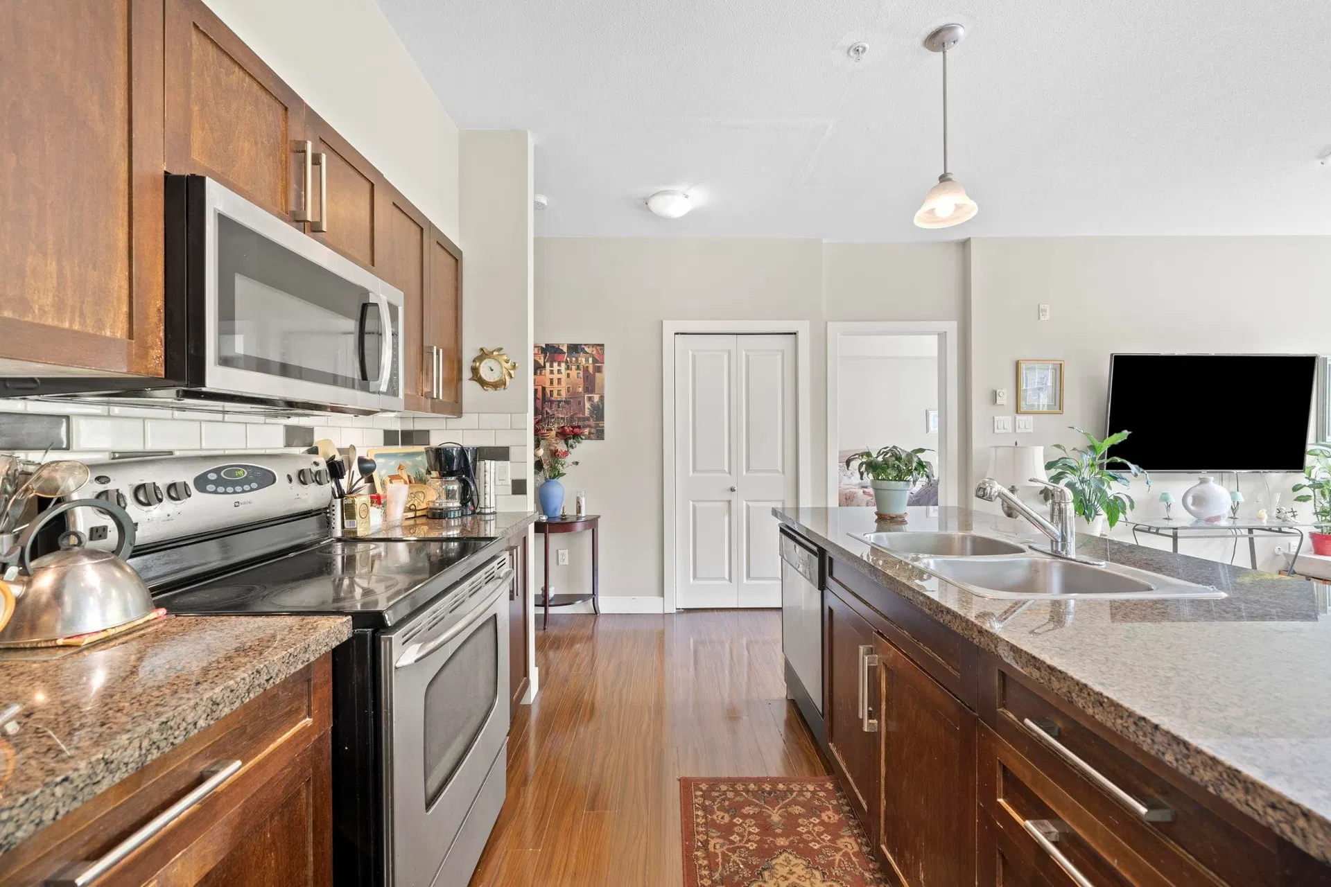 Photo 5 of 25 at #211 – 2353 Marpole Avenue