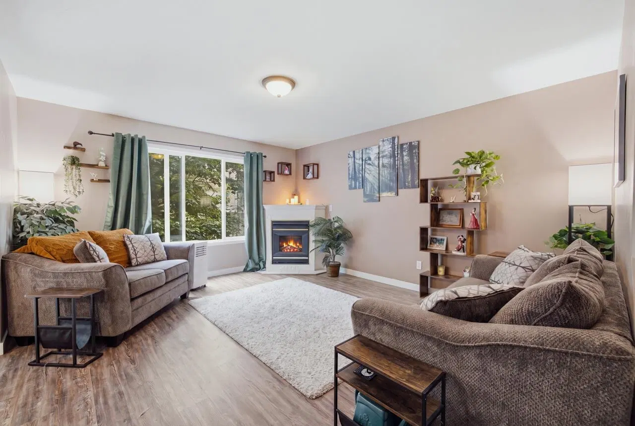 Photo 3 of 35 at #2 – 46360 Valleyview Road