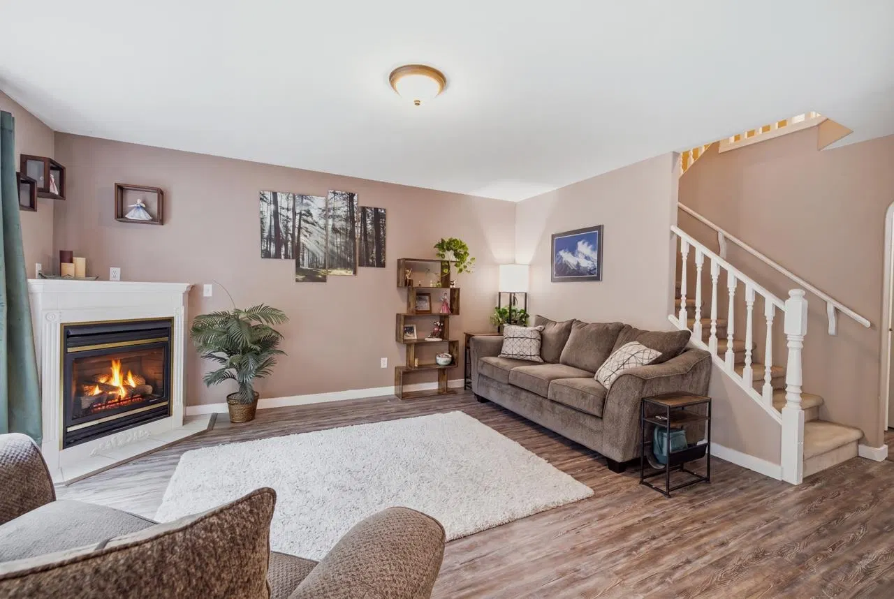 Photo 5 of 35 at #2 – 46360 Valleyview Road