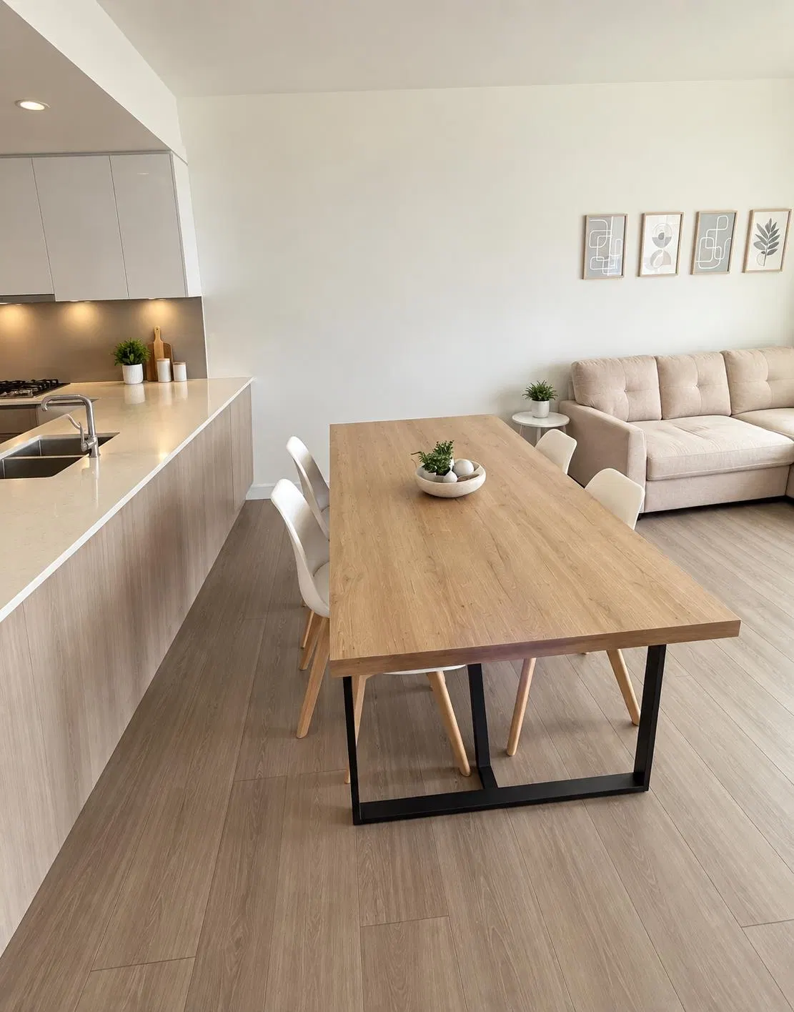 Photo 4 of 11 at #2201 – 618 Carnarvon Street