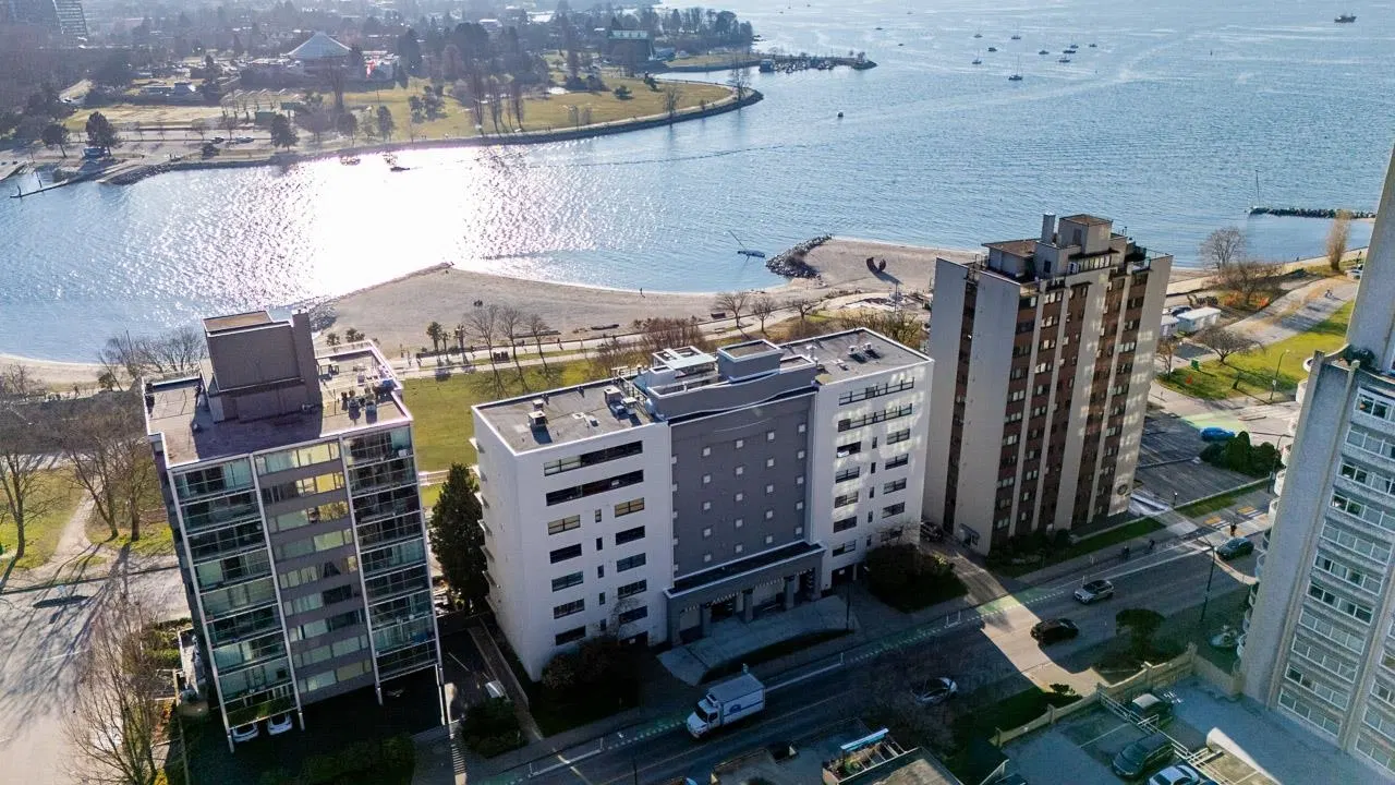Photo 1 of 34 at #304 – 1233 Beach Avenue