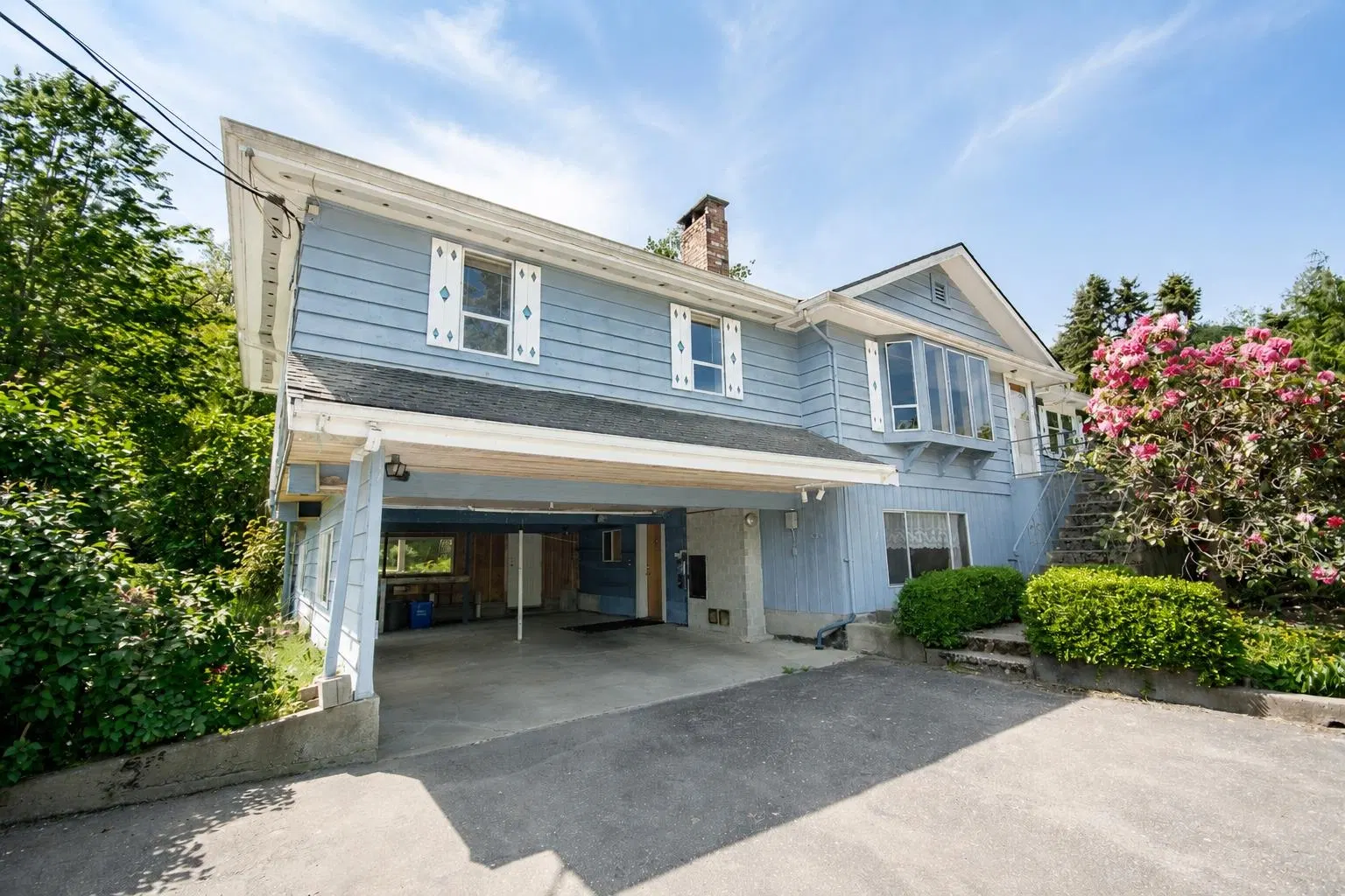 Photo 5 of 40 at 21154 Crush Crescent Crescent