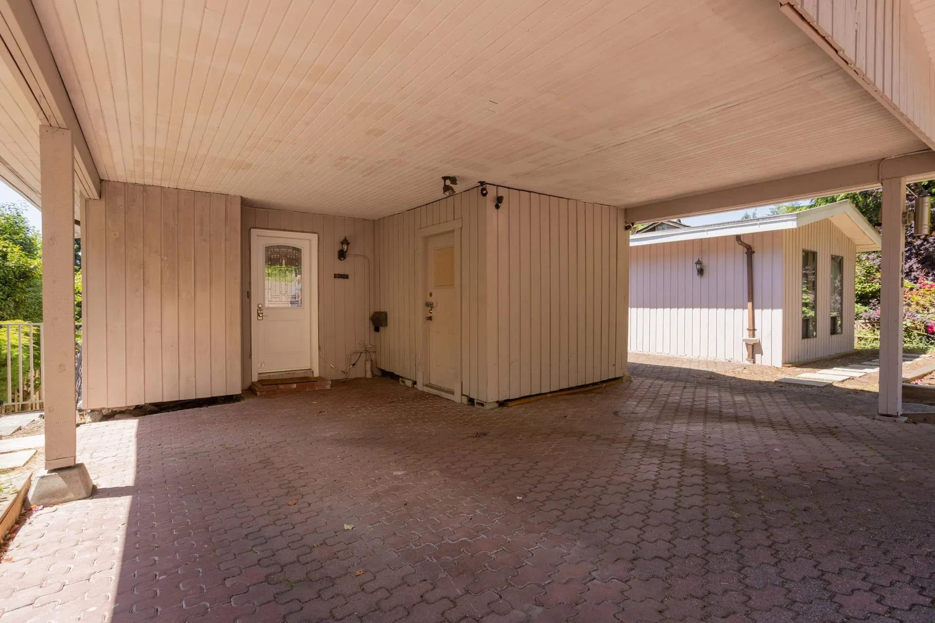 Photo 4 of 40 at 148 Roe Drive