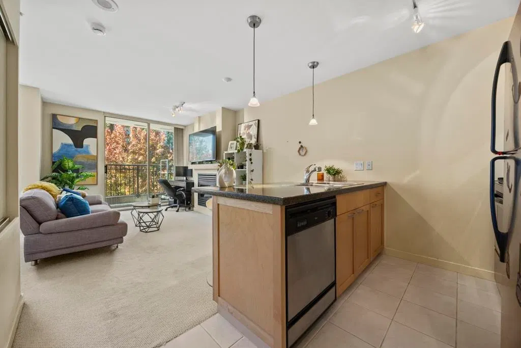 Photo 3 of 19 at #408 – 989 Richards Street