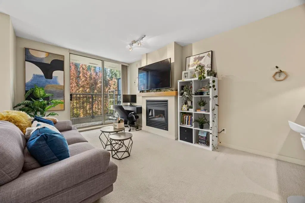 Photo 4 of 19 at #408 – 989 Richards Street