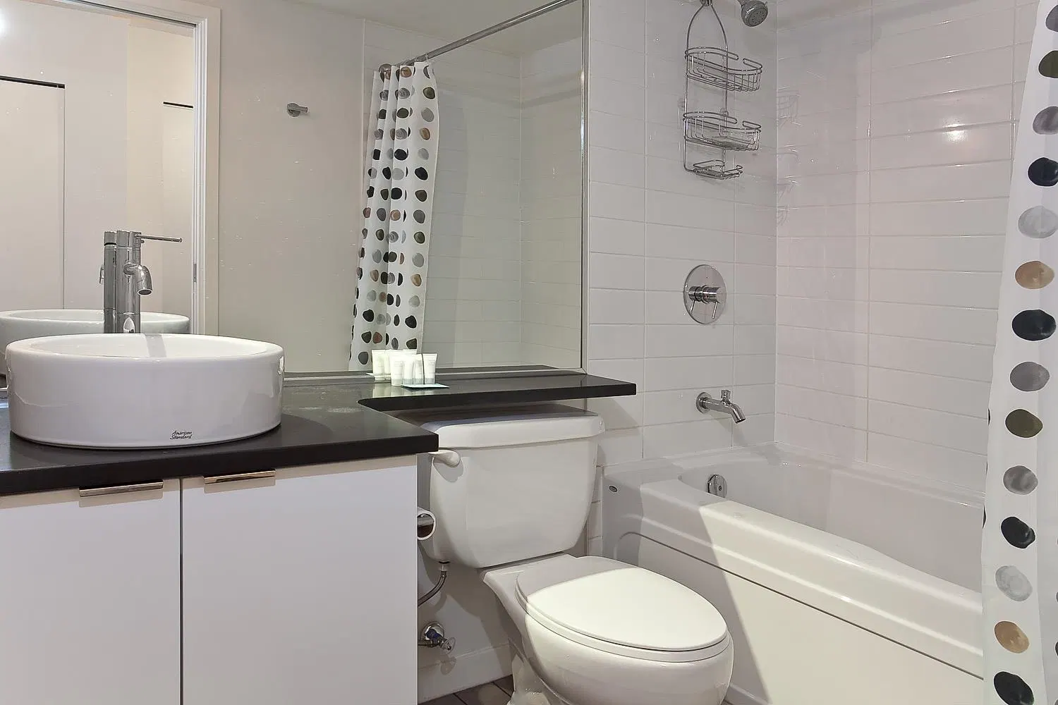 Photo 4 of 19 at #306 – 233 Robson Street