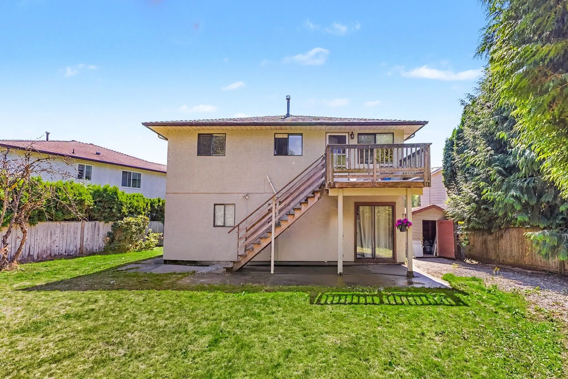 Photo 4 of 16 at 976 Hosmer Court