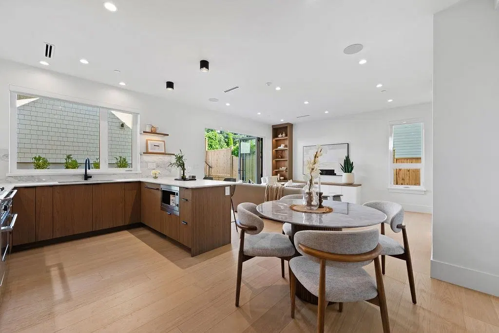 Photo 5 of 40 at #2 – 6318 Sophia Street