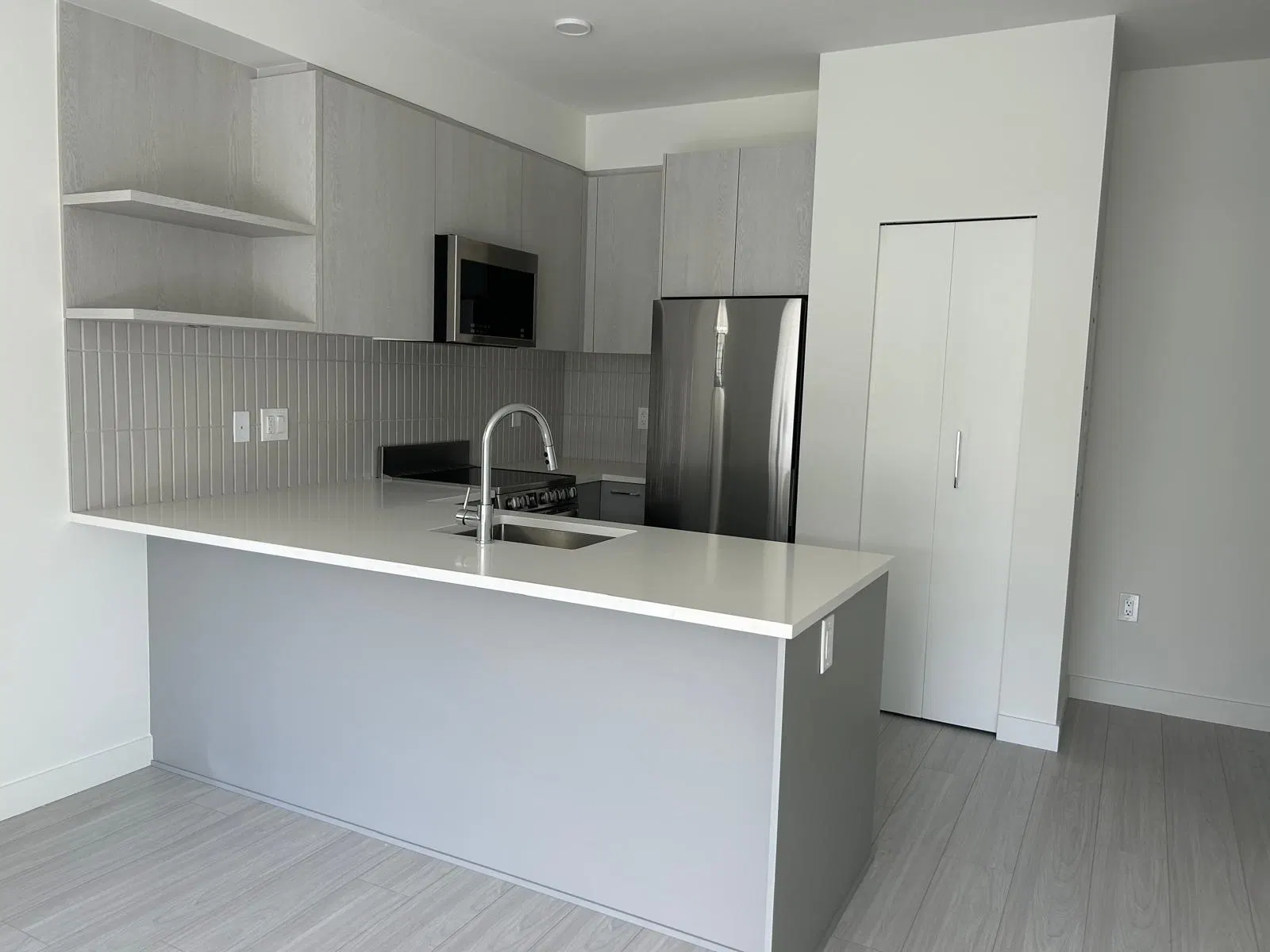 Photo 2 of 30 at #525 – 10777 138 Street