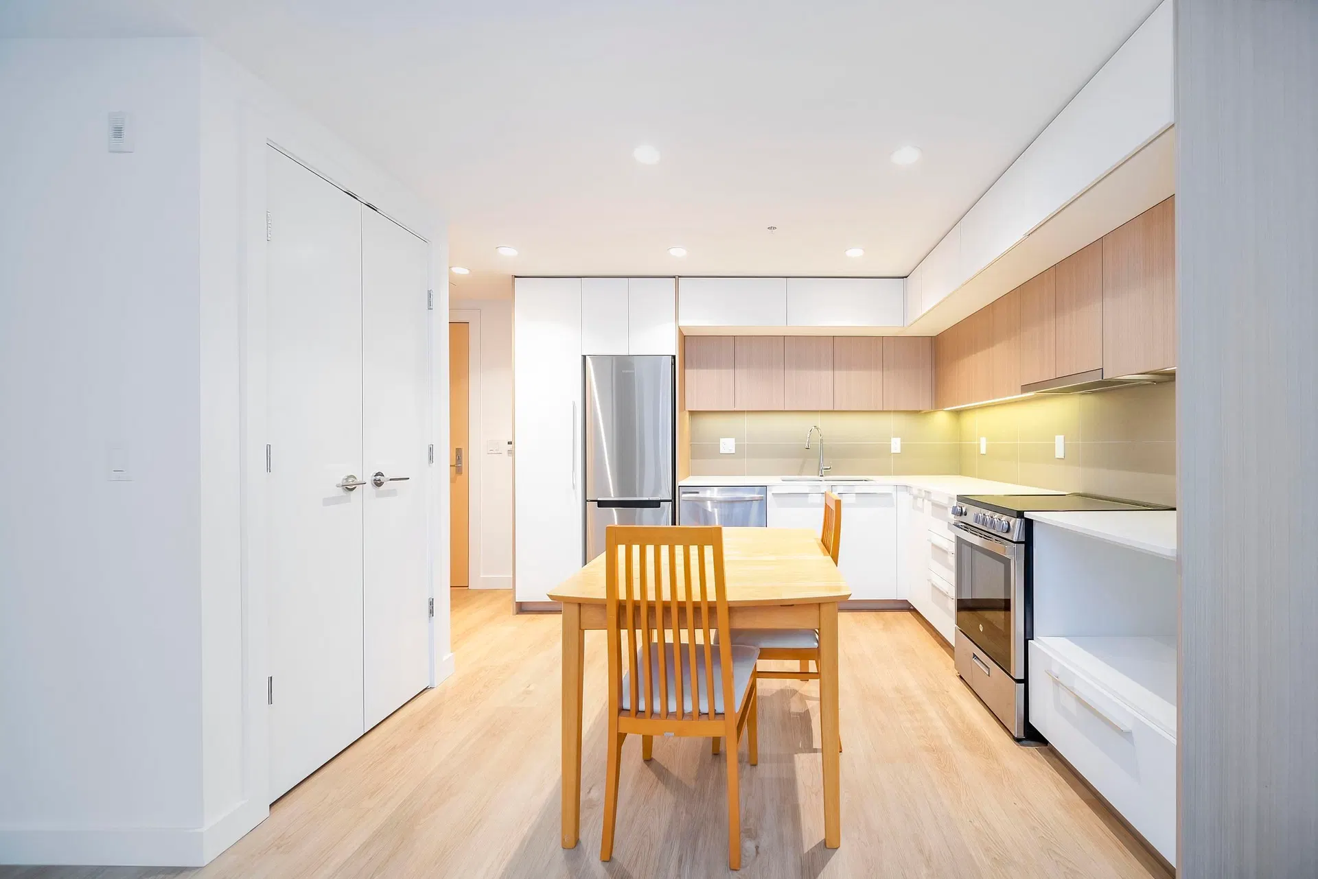 Photo 5 of 25 at #412 – 9888 University Crescent