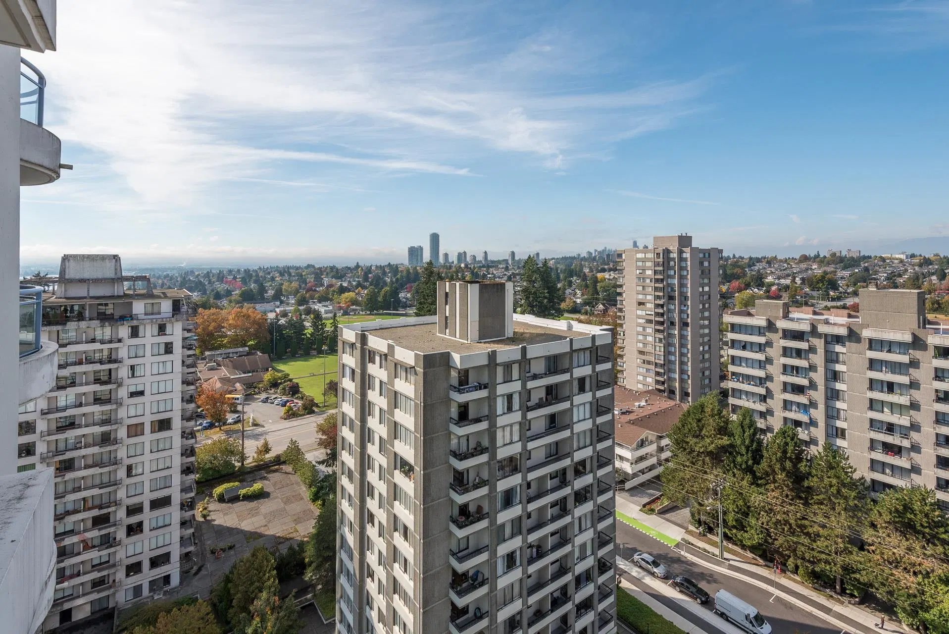 Photo 1 of 24 at #1701 – 739 Princess Street