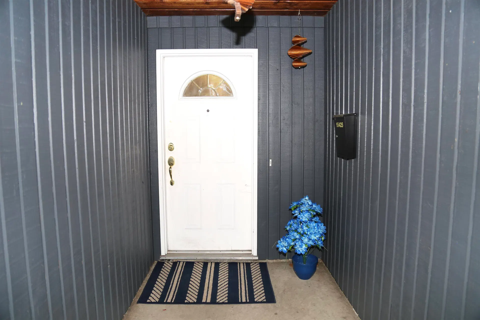 Photo 3 of 40 at 15425 98th Avenue
