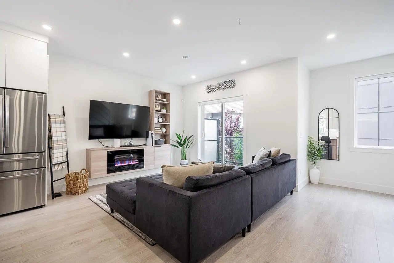 Photo 4 of 24 at #27 – 6138 128 Street